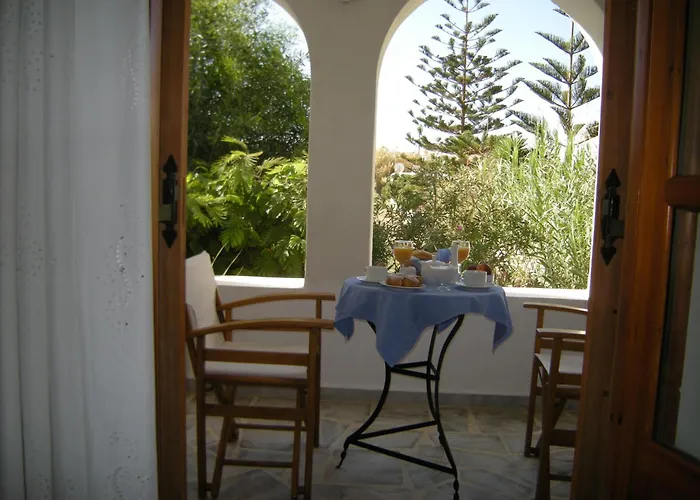 Roussos Beach Hotel