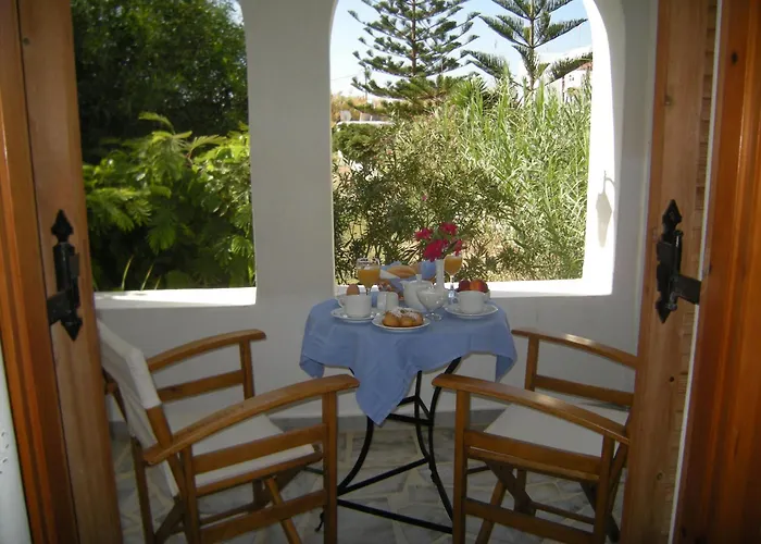 Roussos Beach Hotel