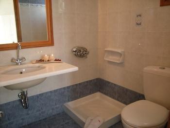 Guest house Roussos 2*