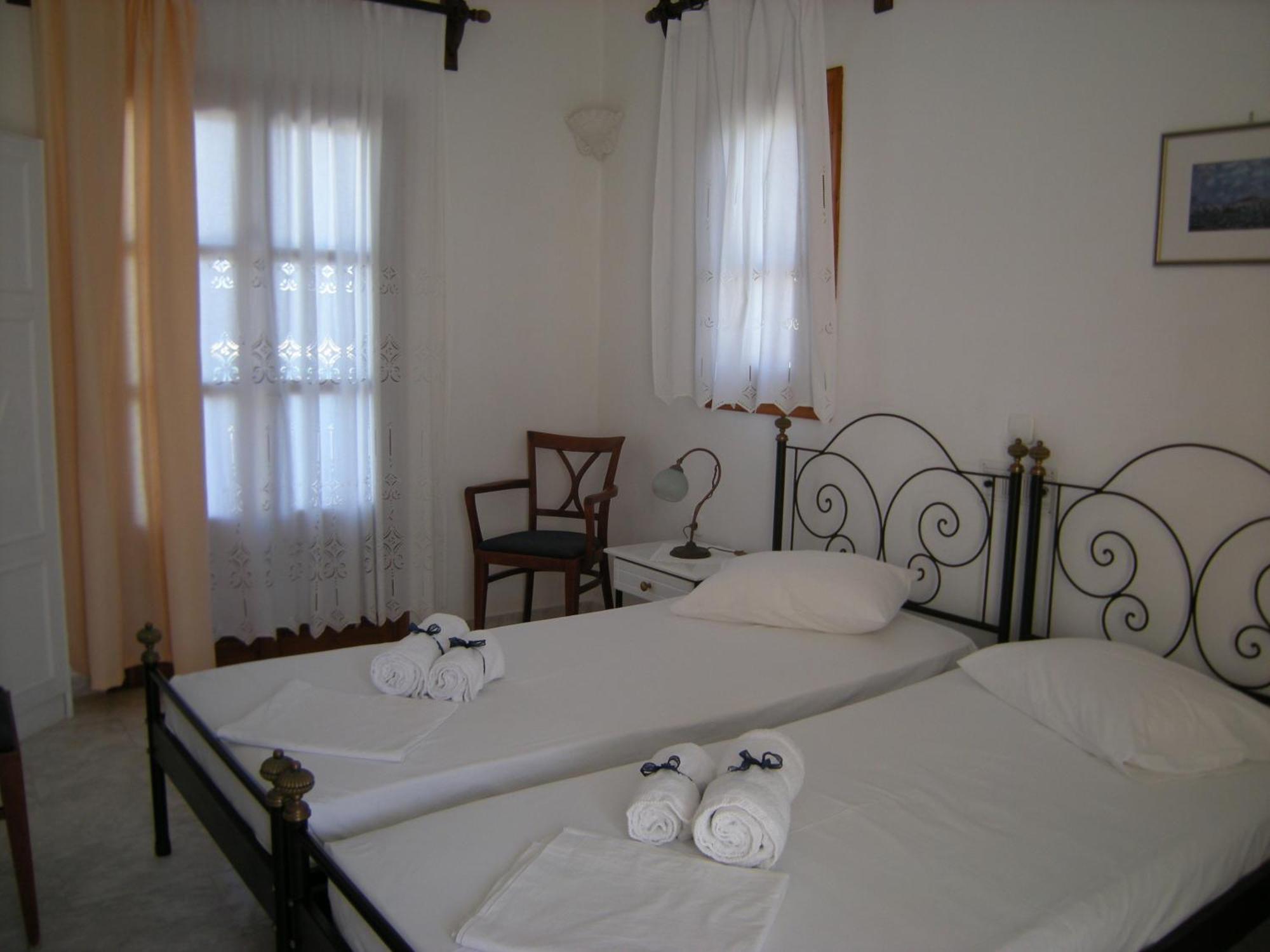 Roussos Guest house 2*