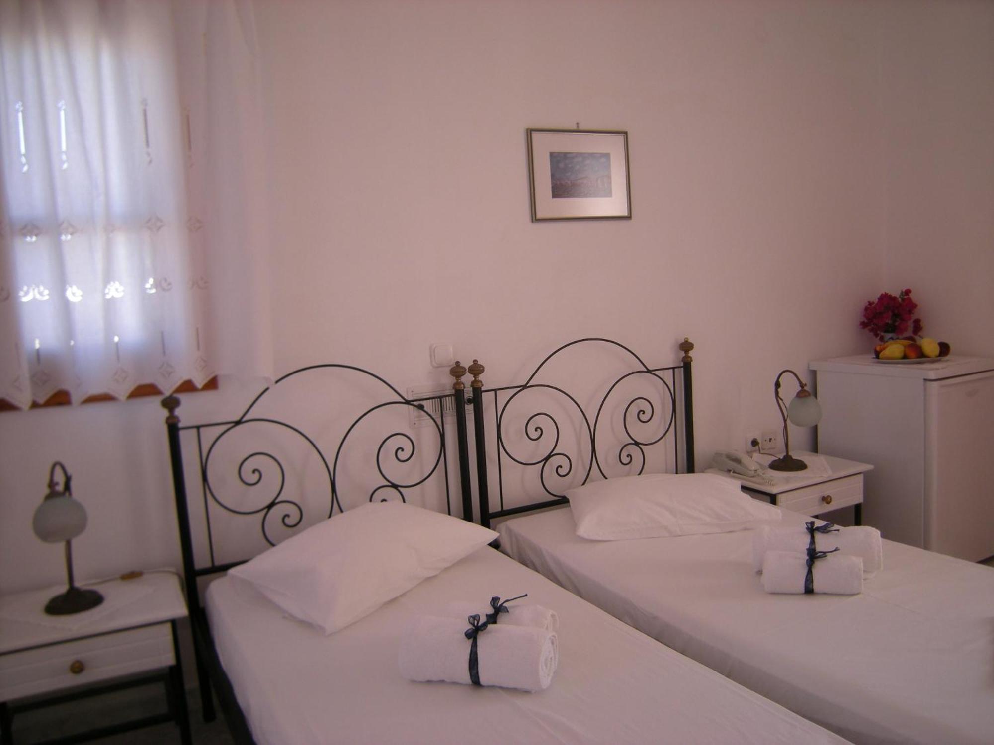 Roussos Naousa (Paros)